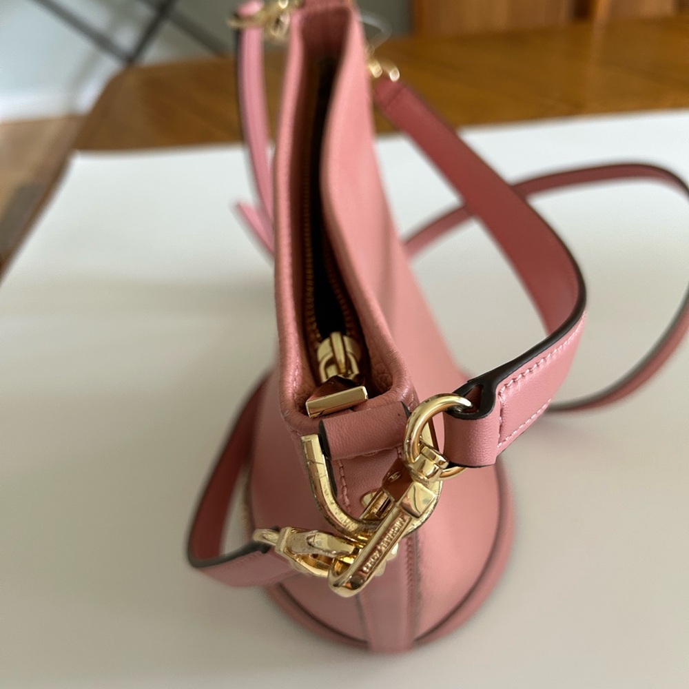 Michael Kors Pink Crossbody Bag with Pebbled Leather and wallet - Picture 4 of 12